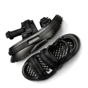 Converse Unisex Utility Sandals Size 6, Fits like a 7